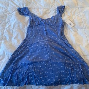 Billabong mini floral dress with flutter sleeve